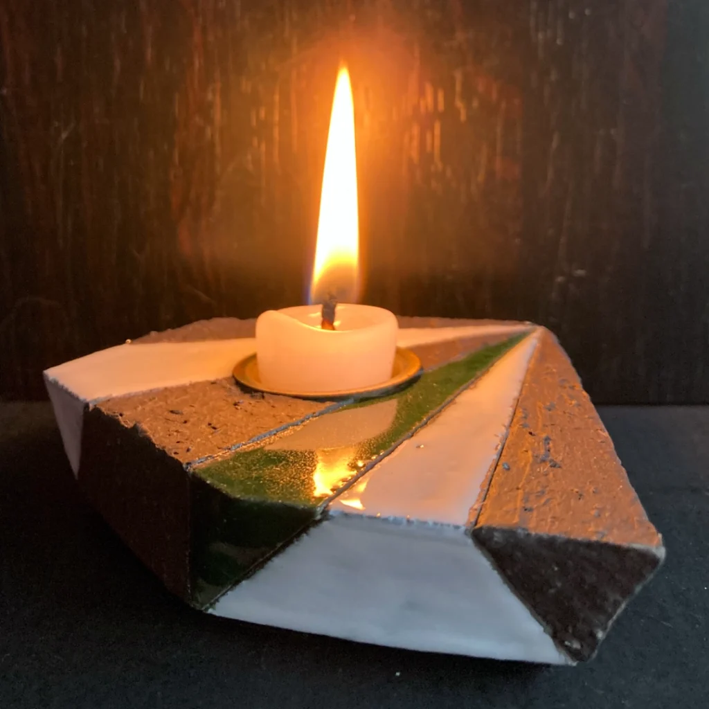 Verwendung Kerzenständer 5eckPolygon AxLDag, Glossyweiß, Flaschengrün und Zauberschwarz, 2025