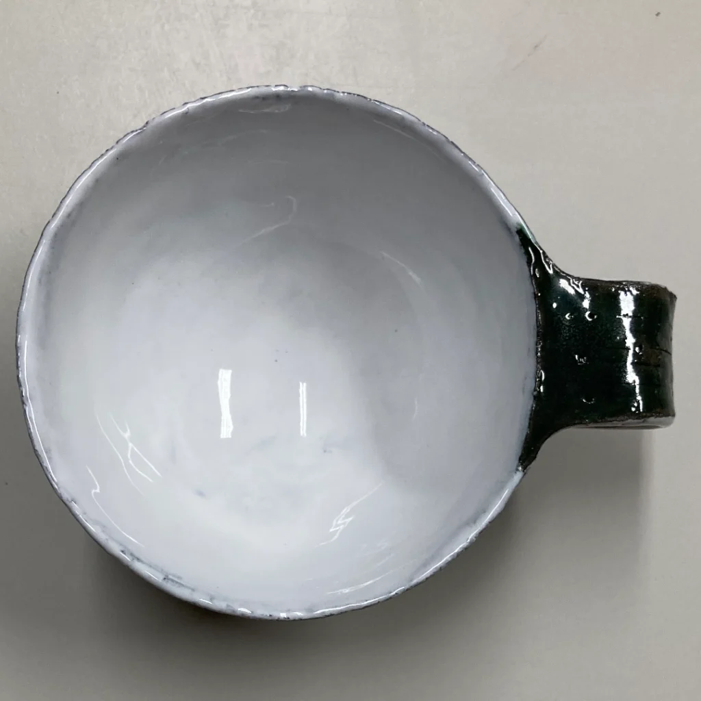 Aufsicht kleine Tasse, weiß auslaufend, 2025